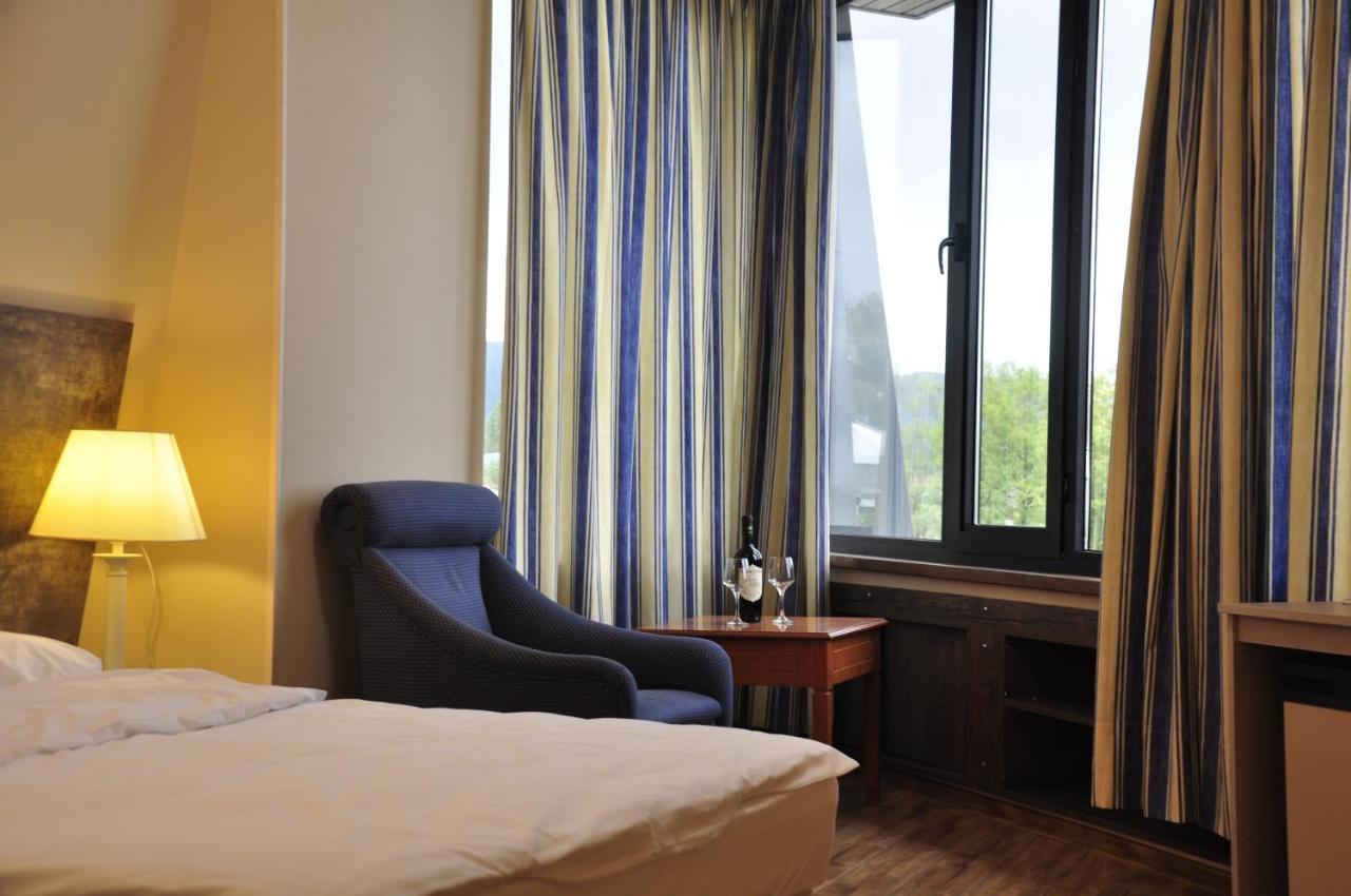 Central Hotel Tskaltubo Ngoại thất bức ảnh