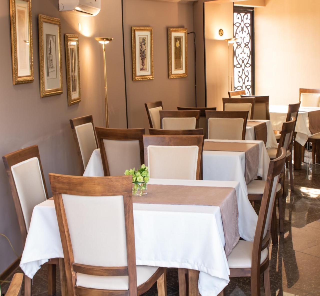 Central Hotel Tskaltubo Ngoại thất bức ảnh
